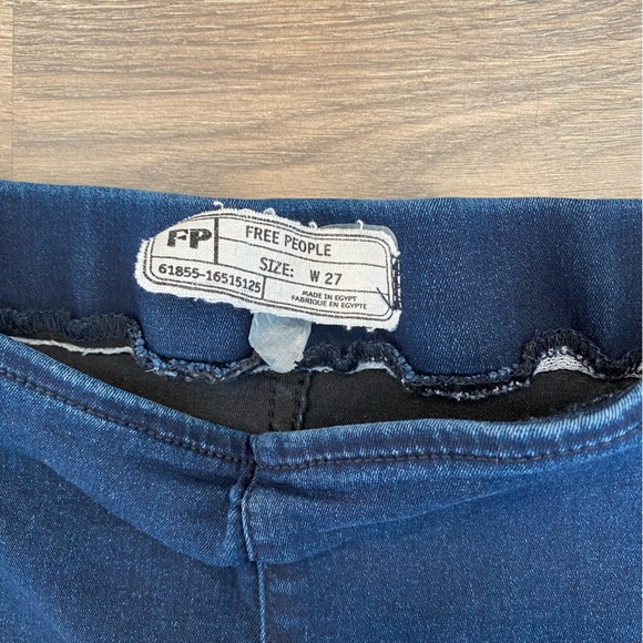 Free People Dark Wash Pull On Skinny Jeans - Picture 4 of 5